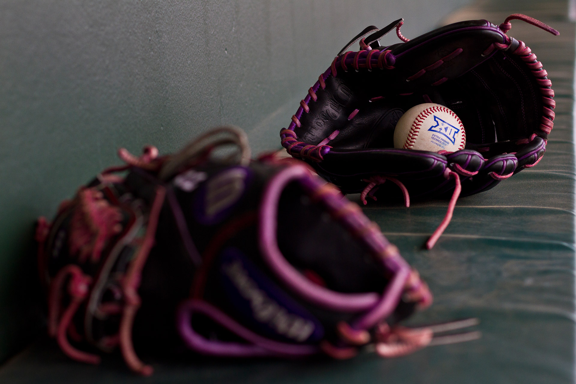 SUM17-Feature-Baseball_gloves__MG